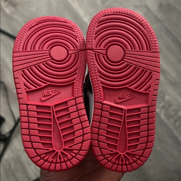 Nike Kids Air Jordan 1 High OG - Black, White, Red nwt 5c - Picture 6 of 6